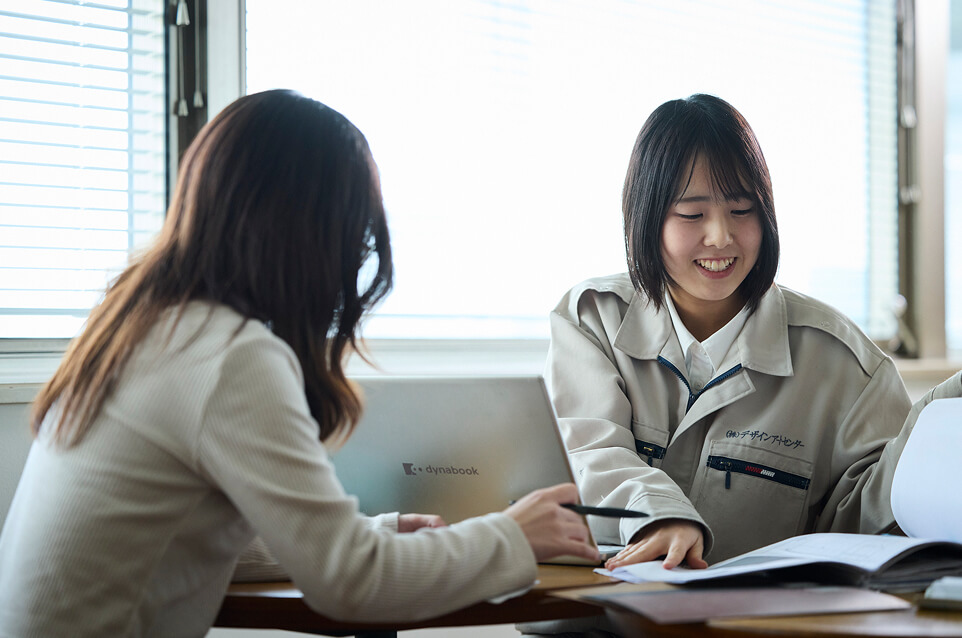 製作管理業務の様子